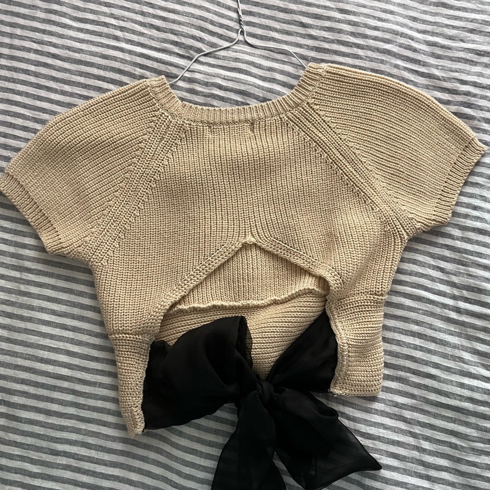 Lovers + Friends Beige V-Neck Knit Sweater